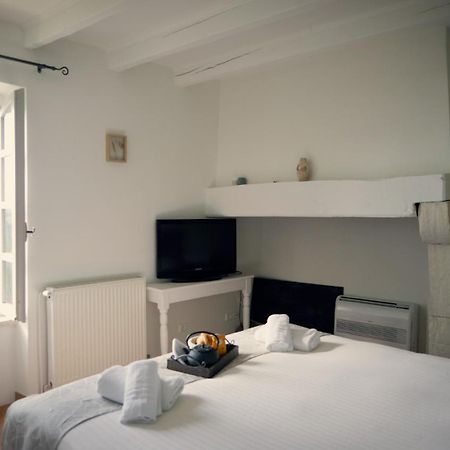 Hotel Restaurant Clos Des Sullys Montclus  Bagian luar foto