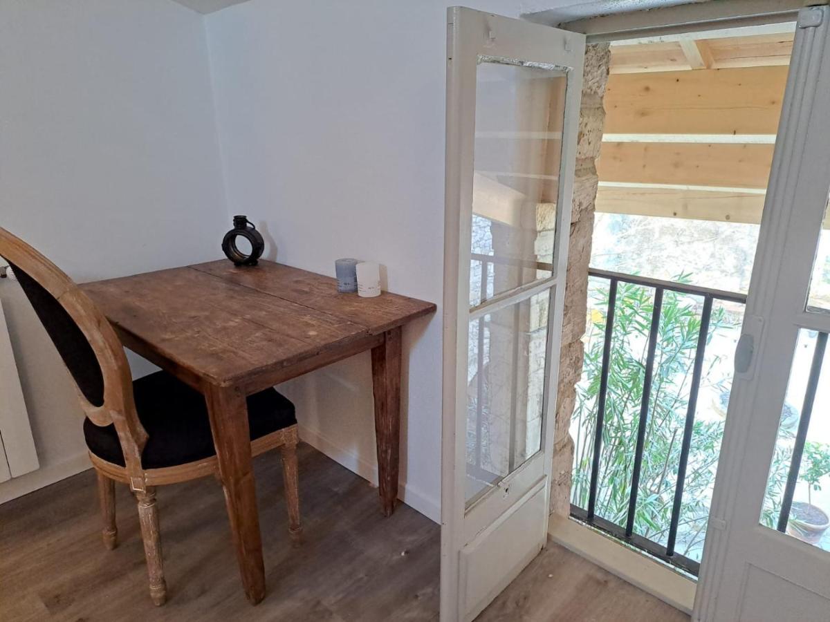 Hotel Restaurant Clos Des Sullys Montclus  Bagian luar foto