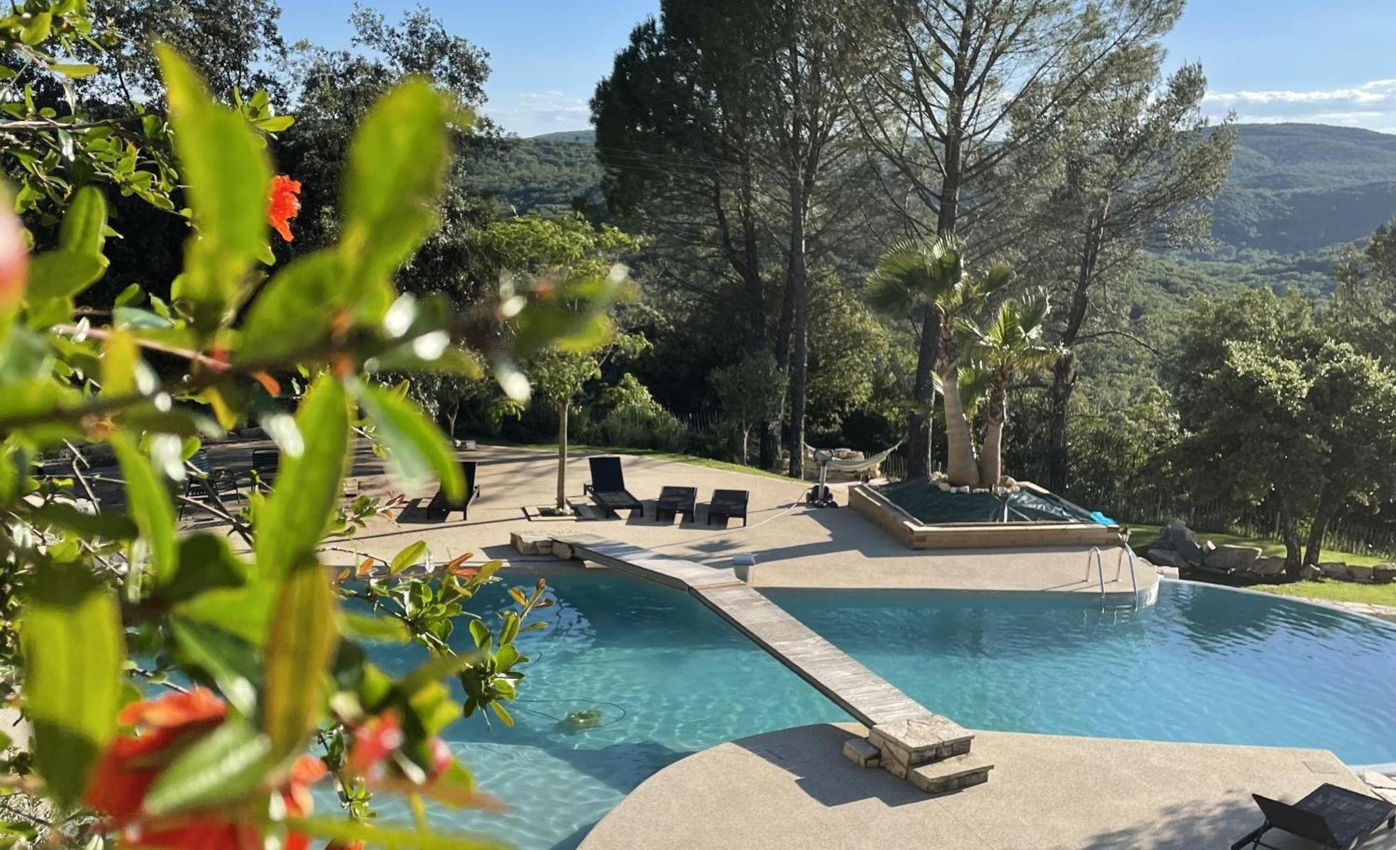 Hotel Restaurant Clos Des Sullys Montclus  Bagian luar foto