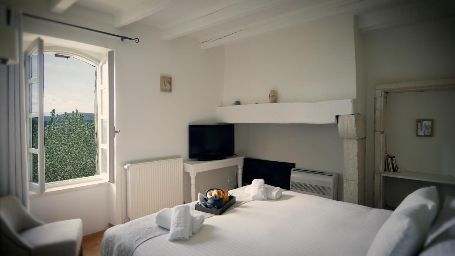 Hotel Restaurant Clos Des Sullys Montclus  Bagian luar foto